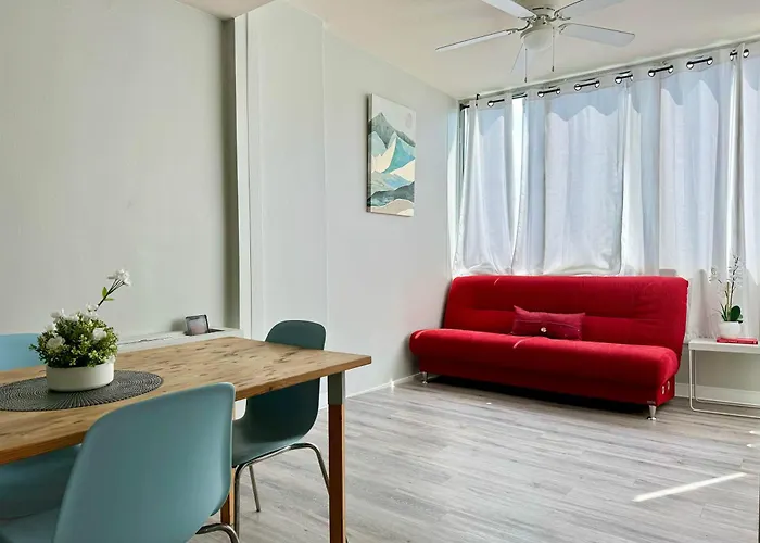 Heart Downtown! City View Onsite Parking! King Bed Lm807