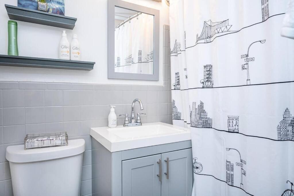 Heart Downtown! View Onsite Parking! King Bed Lm807 *