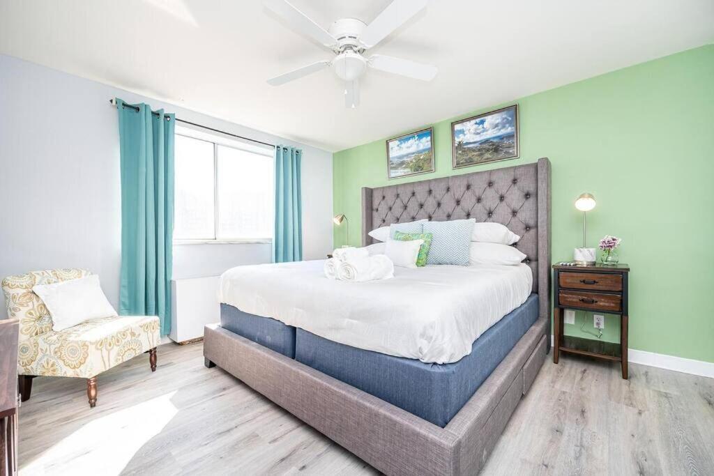 Heart Downtown! View Onsite Parking! King Bed Lm807 Hébergement de vacances *